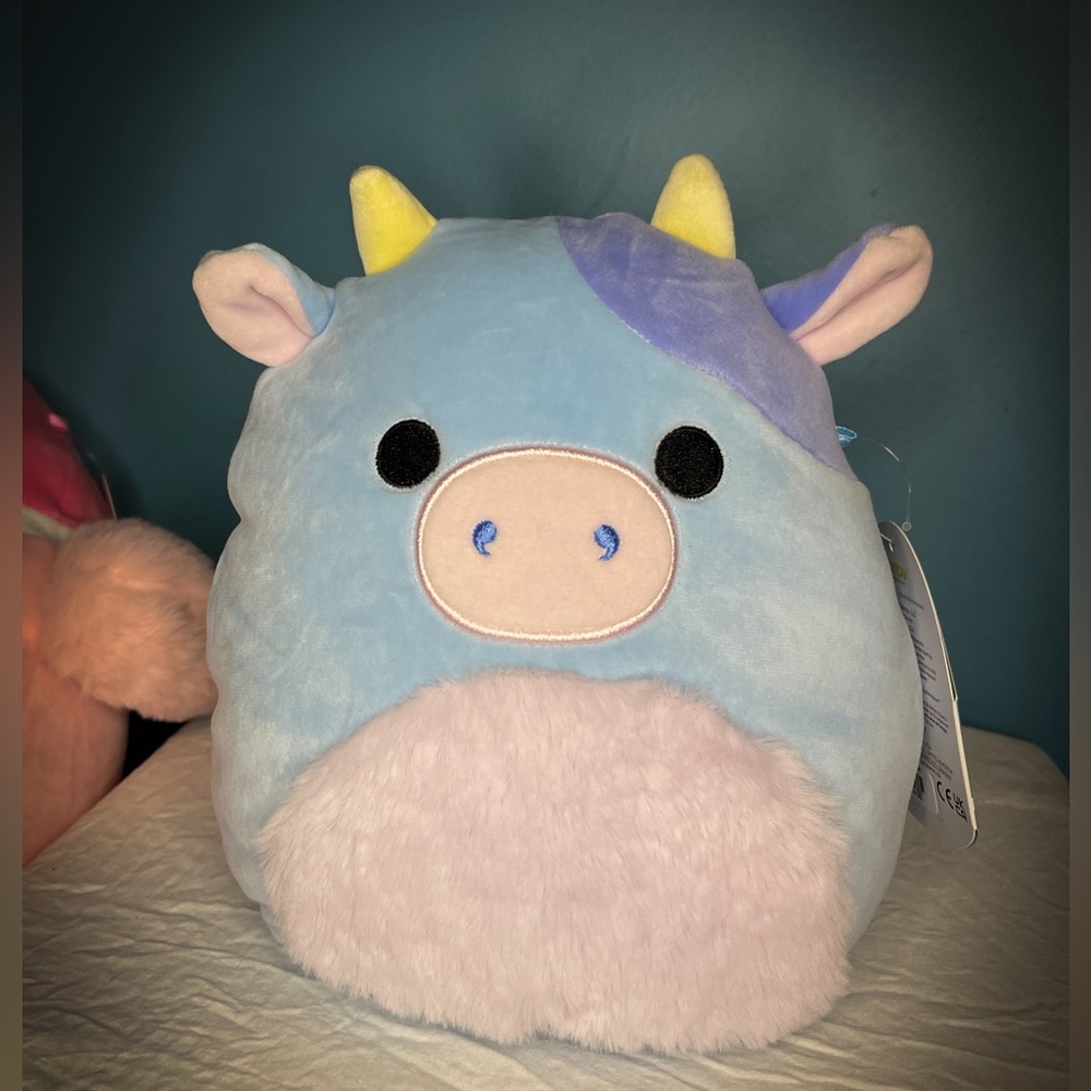 NWT’s Clayton the Cow * Box Lunch * exclusive 8 inch Squishmallow